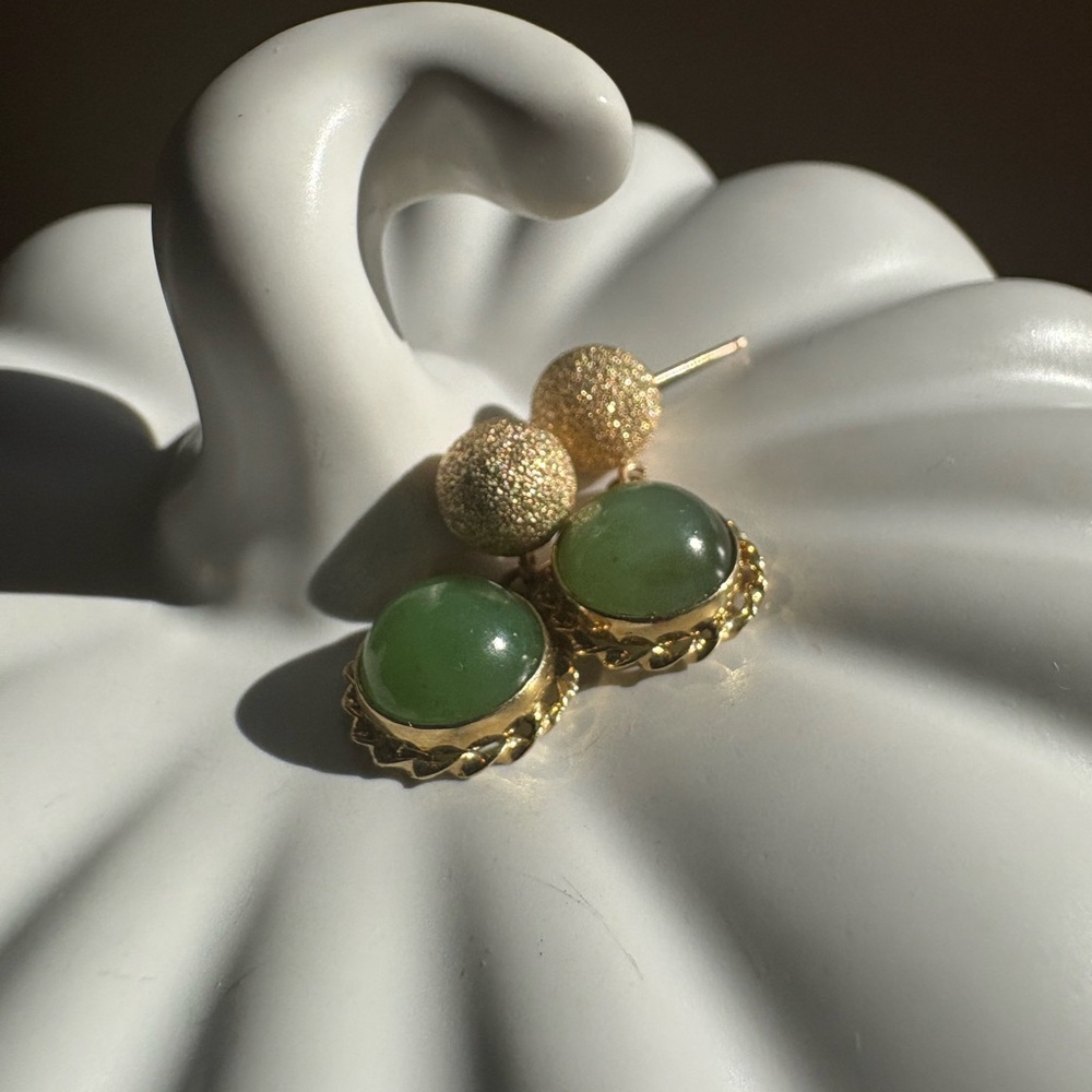 Vintage Jade Cabochon Dangle Earrings w/ Solid 14K Gold Posts [stamped]✨ - Picture 9 of 15